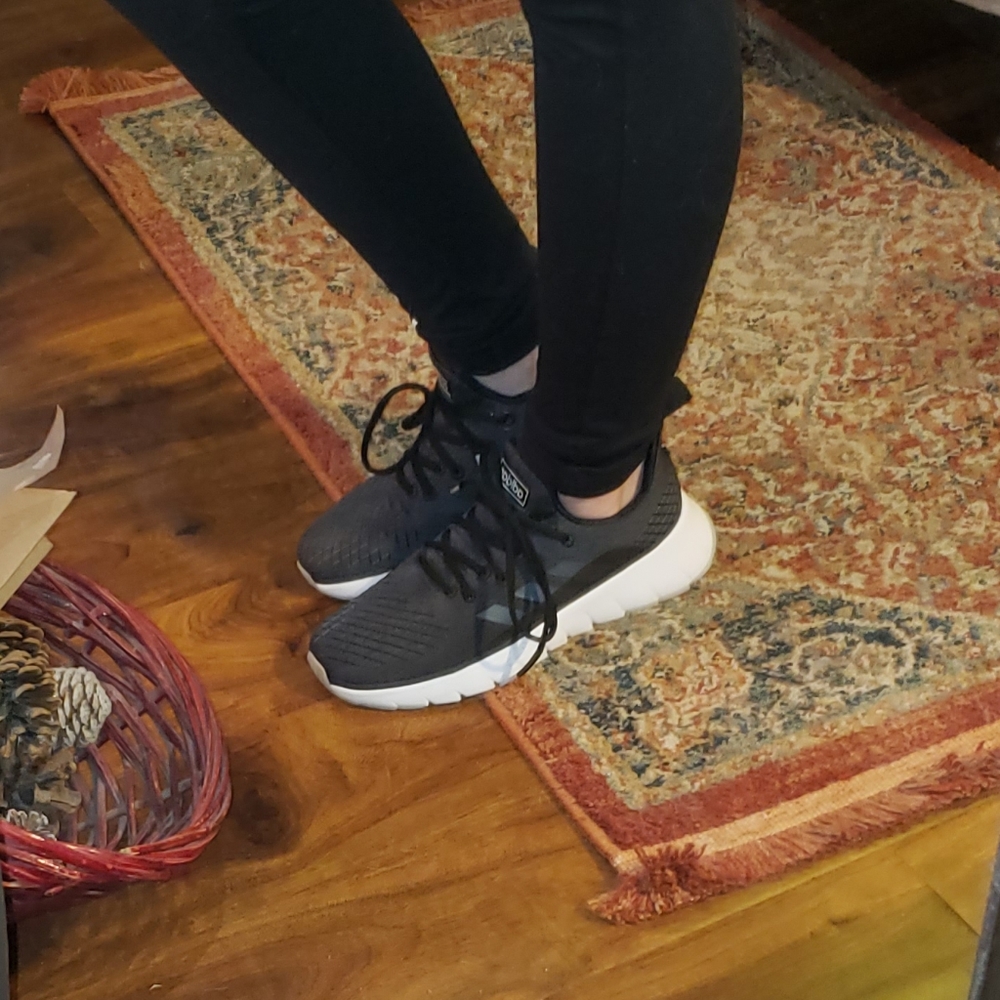 EUC Adidas Shoes Sneakers 7 7.5